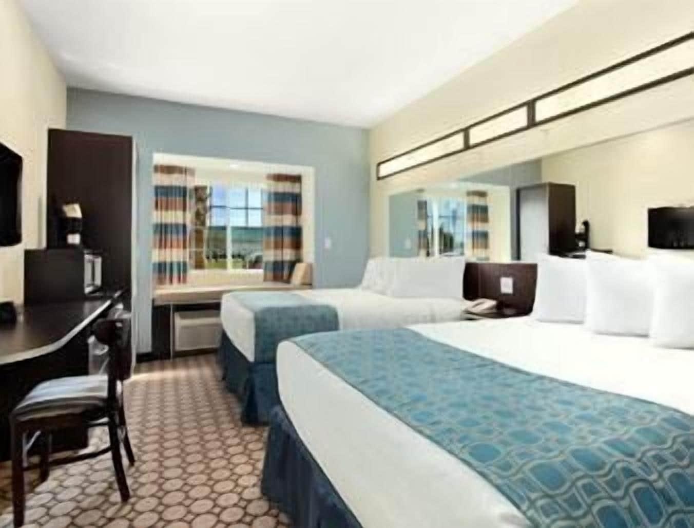 Microtel Inn & Suites By Wyndham Spring Hill/Weeki Wachee Room photo